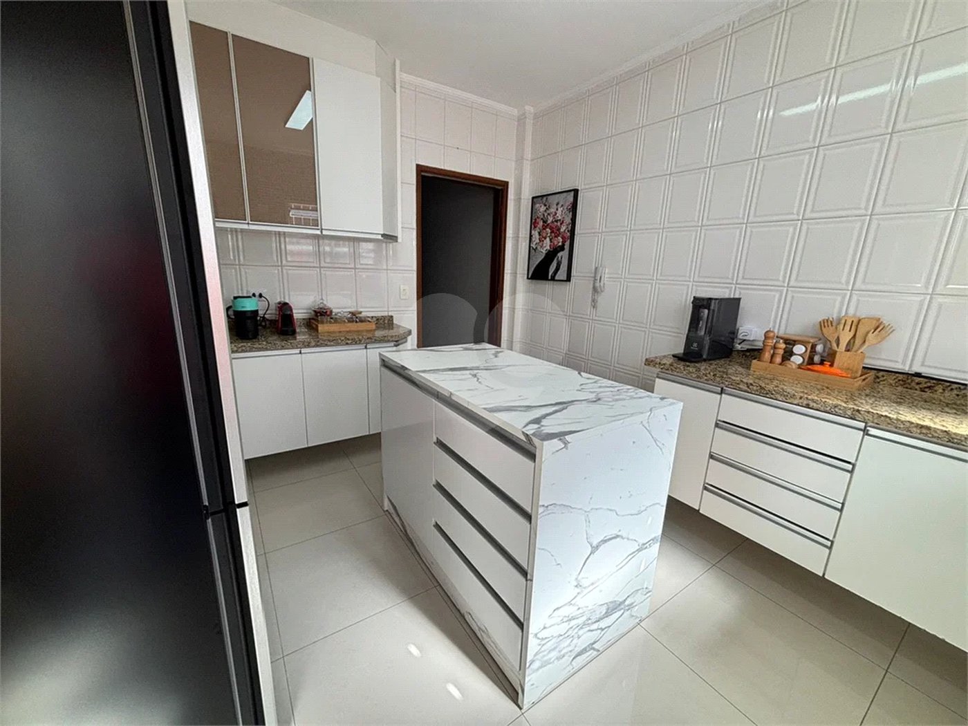 Casa à venda com 3 quartos, sendo 1 suíte, no condomínio Mira Estrela, São Paulo - SP