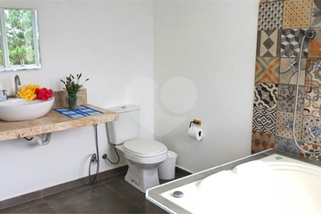 Casa à venda com 3 quartos, sendo 2 suítes, no condomínio Altos de São Roque, São Roque - SP
