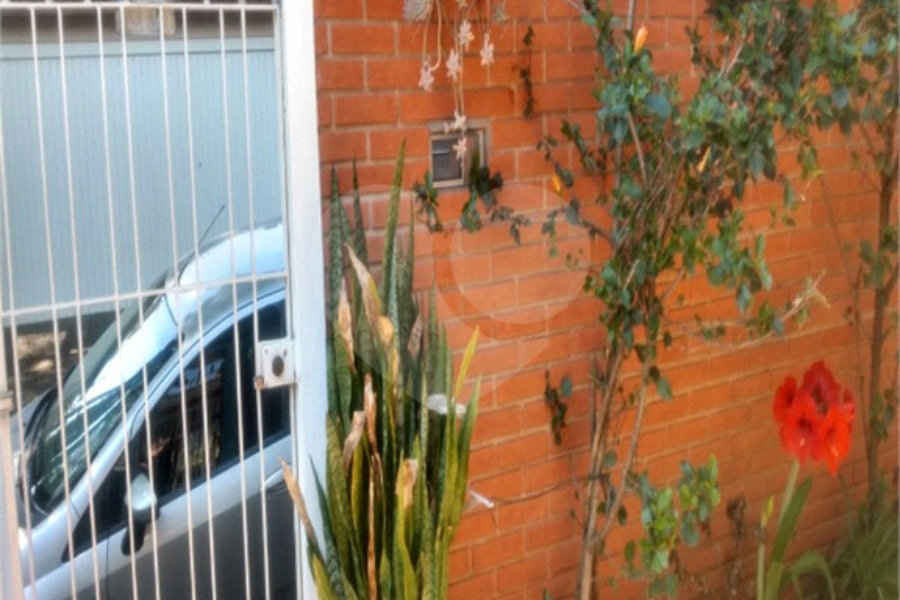 Sobrado à venda com 3 quartos em Horto, São Paulo, SP