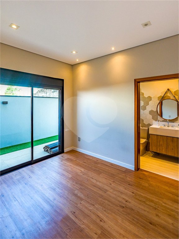 Casa à venda com 3 quartos, sendo 2 suítes, no condomínio Residencial Mont'alcino, Valinhos - SP