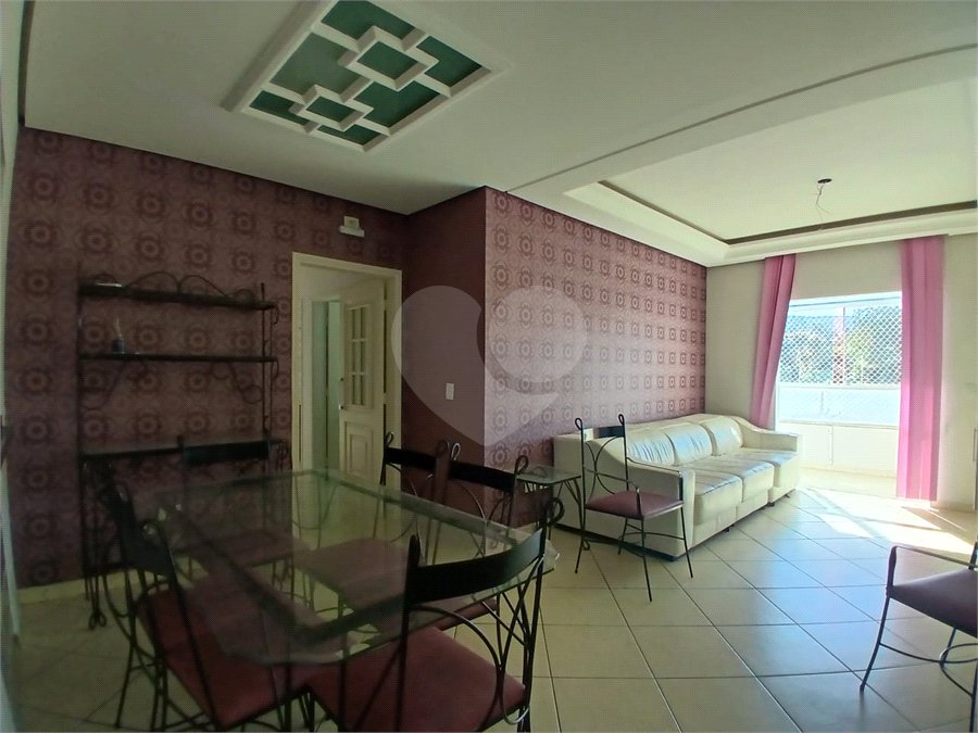 Apartamento à venda com 3 quartos, sendo 1 suíte,  em Jardim Brasil, São Roque, SP