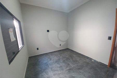 Casa à venda com 3 quartos, sendo 1 suíte, no condomínio Horto Florestal Villagio, Sorocaba - SP