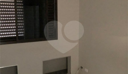 Apartamento à venda com 2 quartos, sendo 1 suíte,  em Mirandópolis, São Paulo, SP