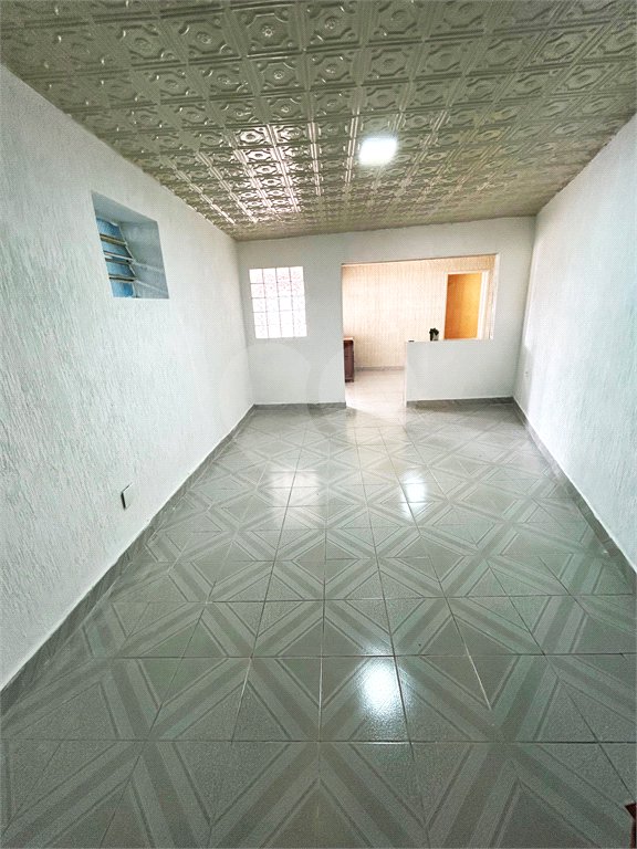 Sobrado à venda com 3 quartos, sendo 1 suíte,  em Jardim Santa Emília, São Paulo, SP
