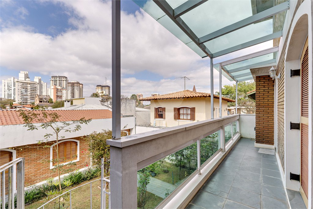 Casa à venda com 3 quartos, sendo 1 suíte, em Alto da Boa Vista, São Paulo, SP