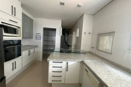 Apartamento à venda com 4 quartos, sendo 2 suítes,  em Vila Oliveira, Mogi das Cruzes, SP