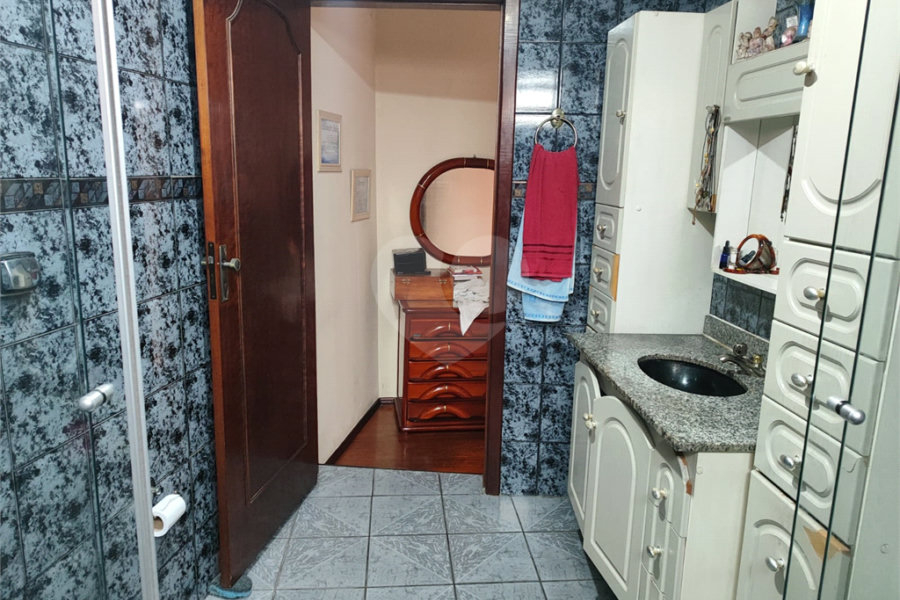 Sobrado à venda com 4 quartos, sendo 1 suíte,  em Saúde, São Paulo, SP