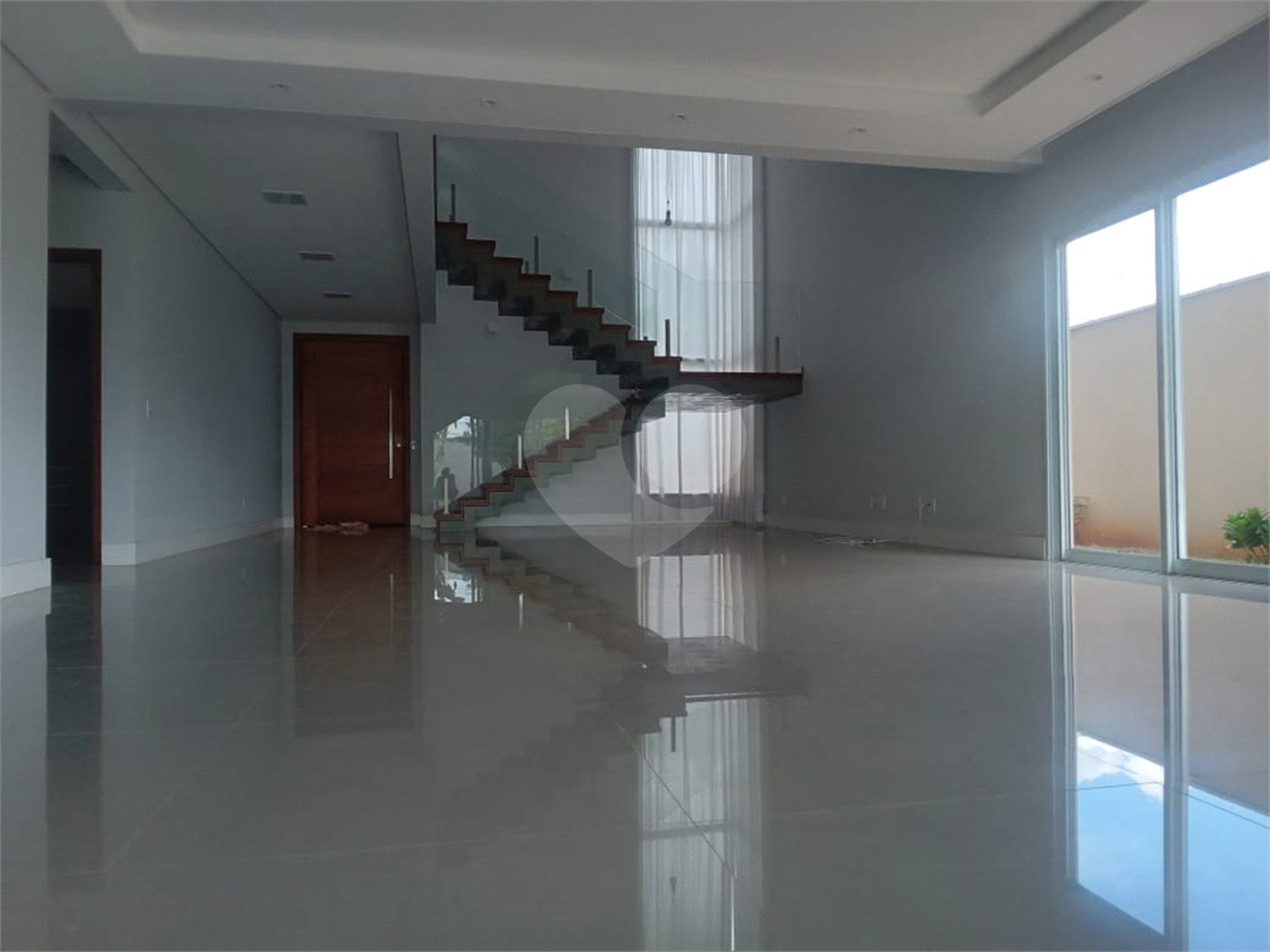 Casa à venda com 4 quartos, sendo 3 suítes,  no condomínio Residencial Montreal, São Carlos - SP