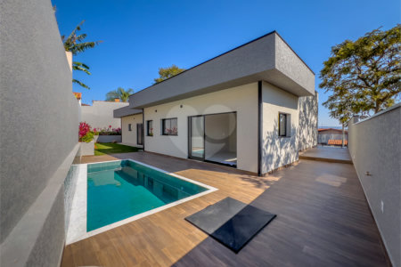 Casa à venda com 3 suítes em Jardim Paulista, Atibaia, SP