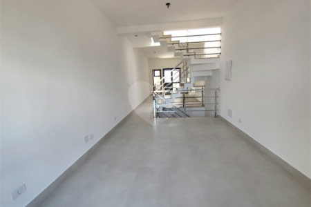 Sobrado à venda com 3 quartos, sendo 1 suíte, em Santa Teresinha, São Paulo, SP