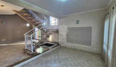 Casa para alugar com 3 quartos, sendo 1 suíte, no condomínio Recanto dos Paturis, Vinhedo - SP