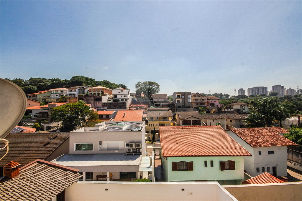 Casa à venda com 4 quartos, sendo 3 suítes, em City América, São Paulo, SP