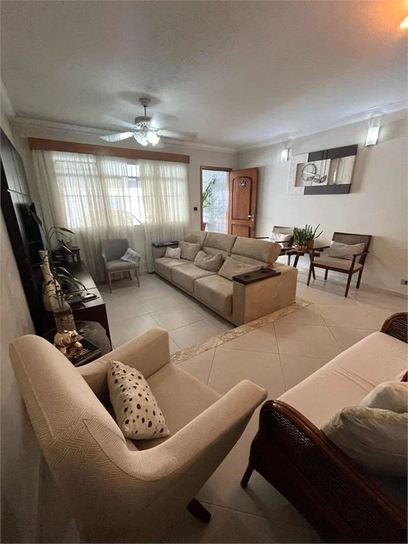 Casa à venda com 3 quartos, sendo 1 suíte,  em Jardim Casablanca, São Paulo, SP