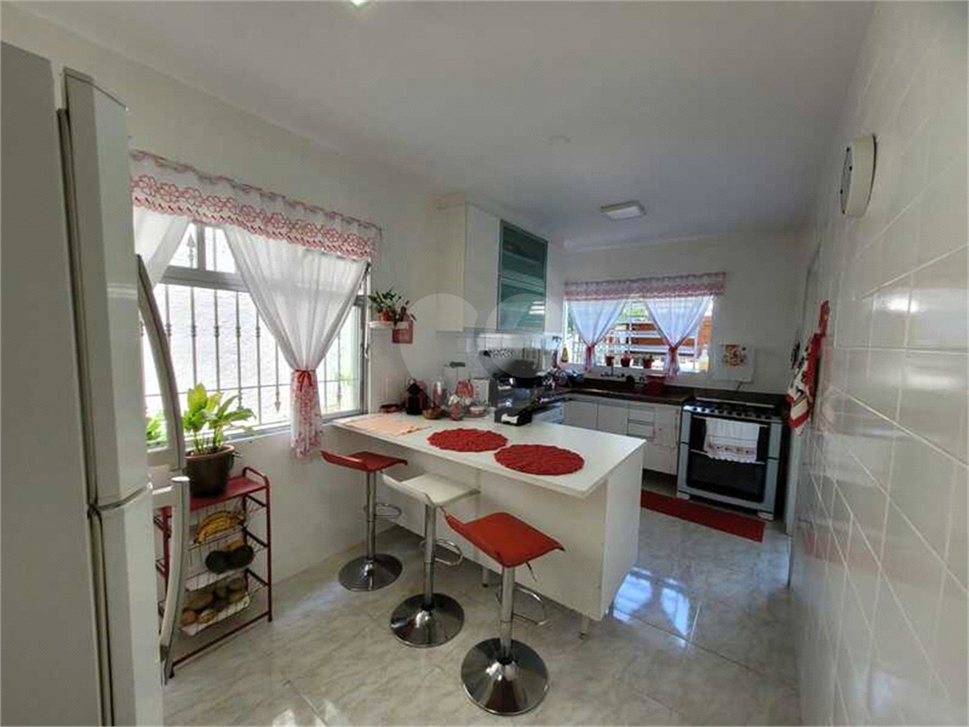 Sobrado à venda com 6 quartos, sendo 2 suítes, em Vila Romana, São Paulo, SP