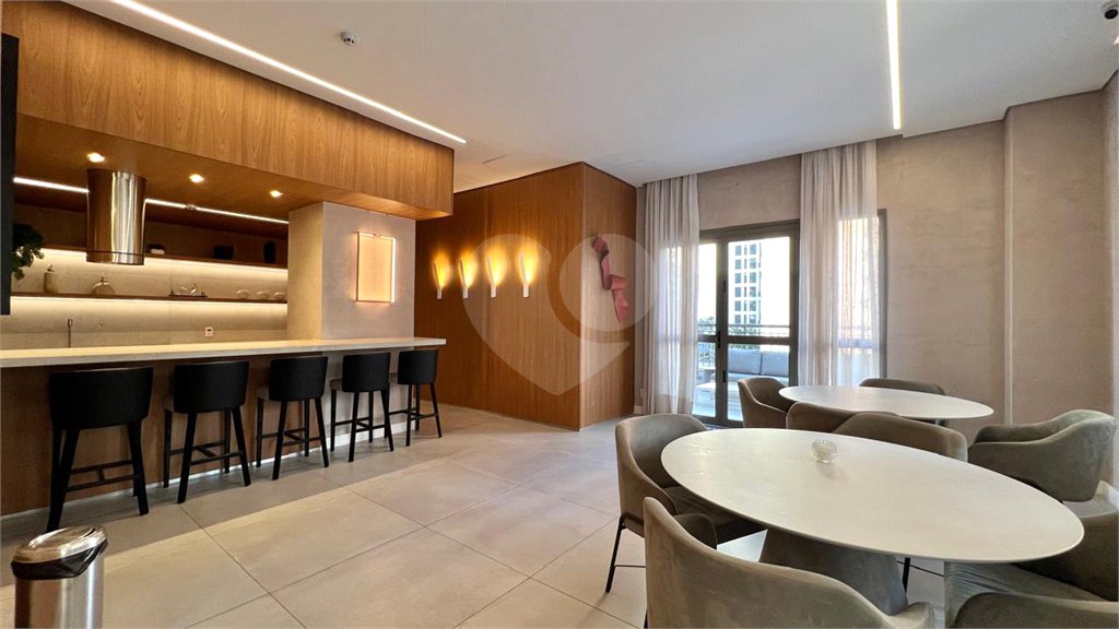 Apartamento à venda com 2 quartos em Moema, São Paulo, SP