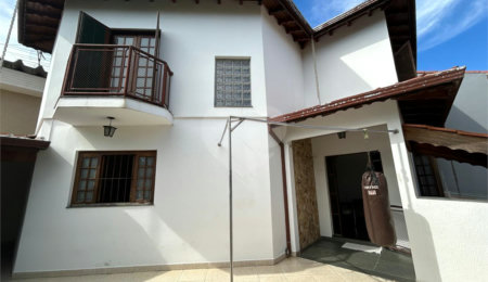 Sobrado à venda com 5 quartos, sendo 1 suíte,  em Jardim Marisa, São Paulo, SP