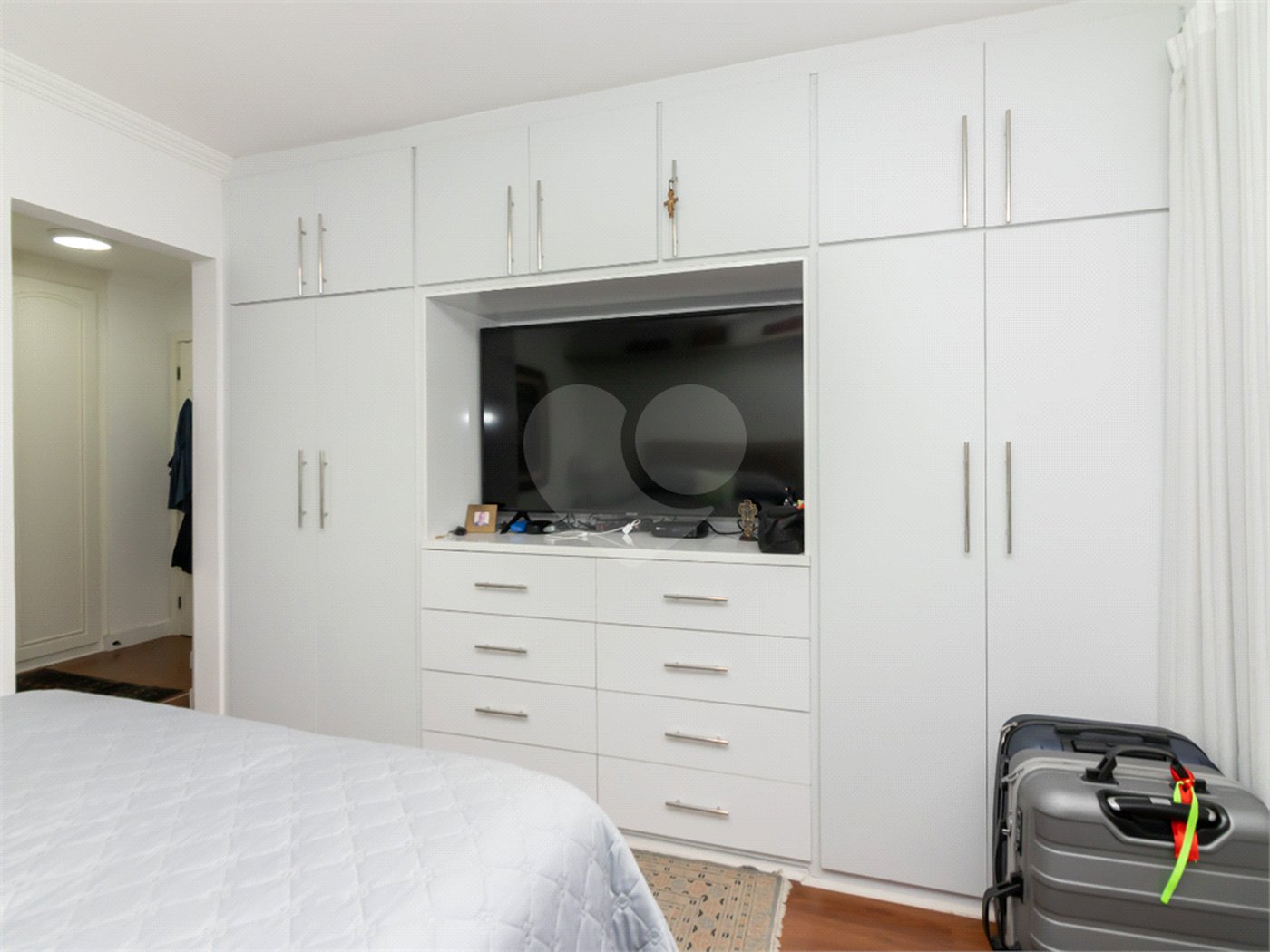 Apartamento à venda com 4 quartos, sendo 2 suítes, em Alto da Boa Vista, São Paulo, SP