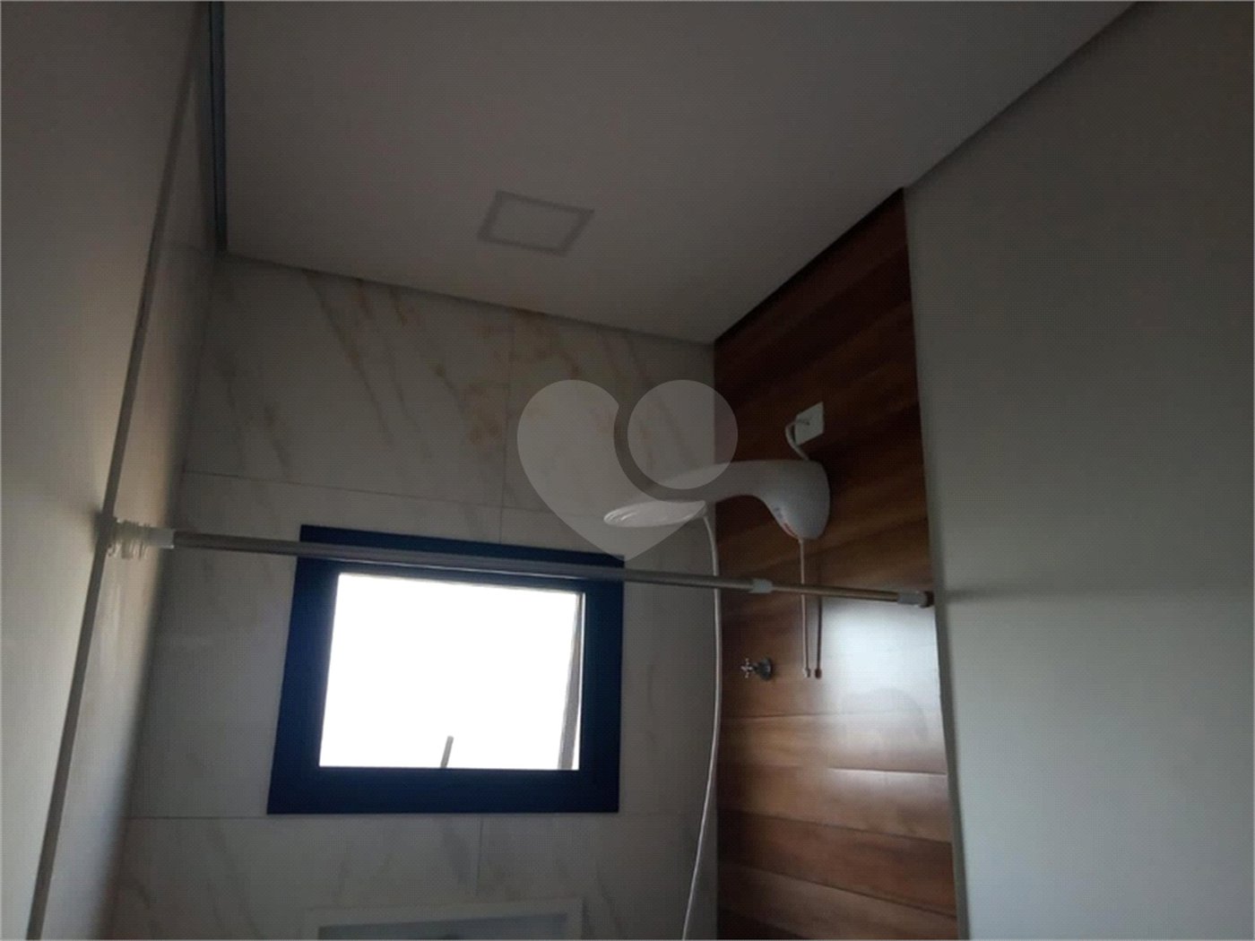 Casa à venda com 3 quartos, sendo 1 suíte, no condomínio Village Ipanema Ii, Araçoiaba da Serra - SP