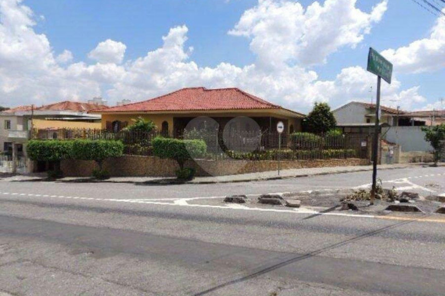 Casa à venda com 6 quartos, sendo 3 suítes, em Parque Novo Mundo, São Paulo, SP