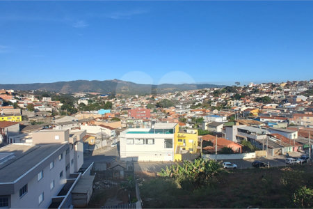 Sobrado à venda com 2 suítes em Jardim Imperial, Atibaia, SP