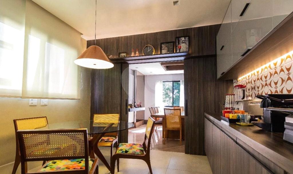 Apartamento à venda com 4 quartos, sendo 3 suítes, em Campo Belo, São Paulo, SP