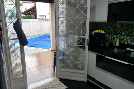 Casa à venda com 3 quartos, sendo 1 suíte,  no condomínio Conselheiro Ferraz, Rio de Janeiro - RJ