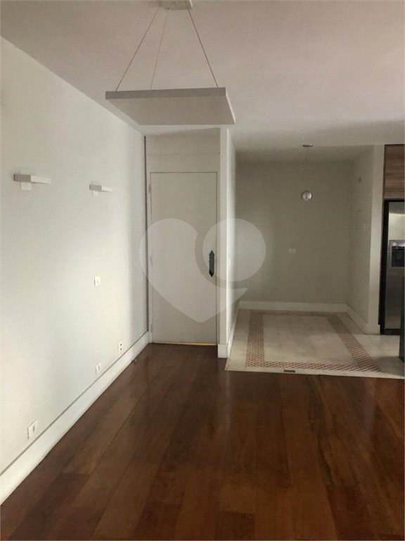 Sala à venda em Vila Suzana, São Paulo, SP