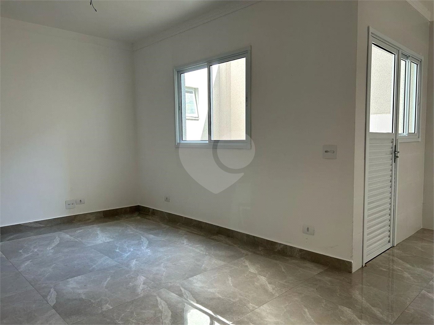 Apartamento à venda com 2 quartos, sendo 1 suíte, em Vila Guarani, Santo André, SP