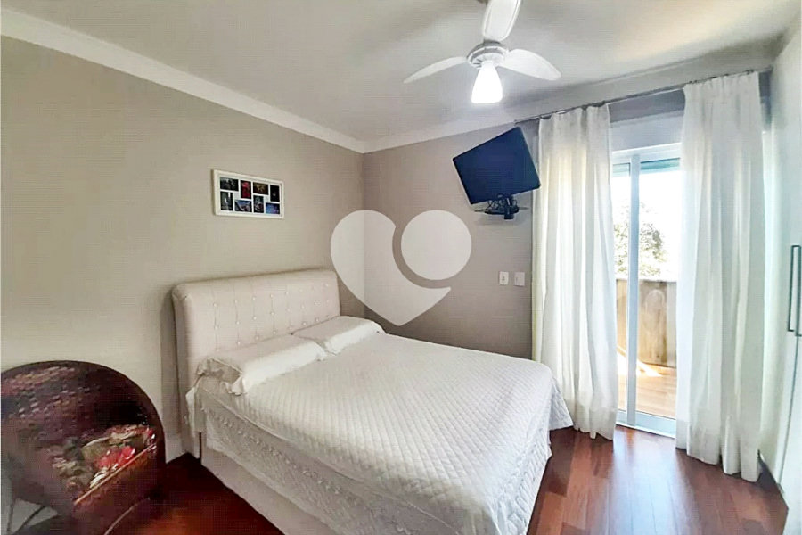 Casa à venda com 5 quartos, sendo 2 suítes, no condomínio Florada da Serra, São Paulo - SP