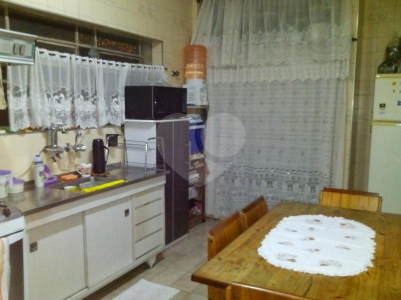 Sobrado com 180m², 3 quartos e 2 vagas