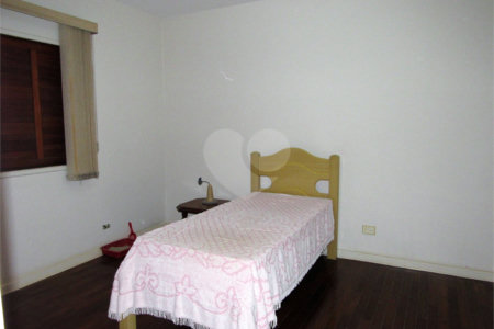 Casa Térrea à venda com 3 quartos, sendo 1 suíte, em Chácara Flora, São Paulo, SP