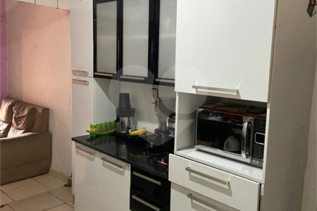 Casa Térrea com 1 dormitório.