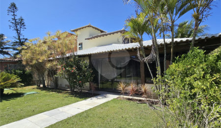 Casa em condomínio à venda com 7 quartos, sendo 4 suítes,  em Praia Rasa, Armação dos Búzios, RJ
