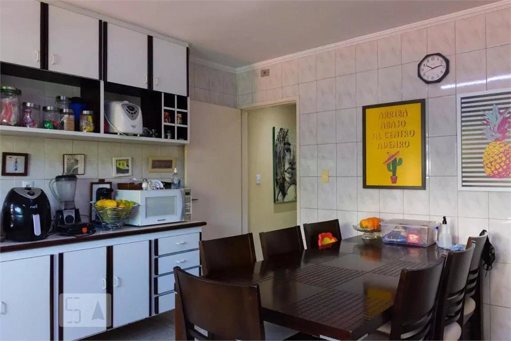 Casa à venda com 3 quartos, sendo 1 suíte, em Vila Universitária, São Paulo, SP