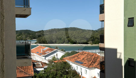 Cobertura à venda com 3 quartos, sendo 1 suíte,  em Passagem, Cabo Frio, RJ