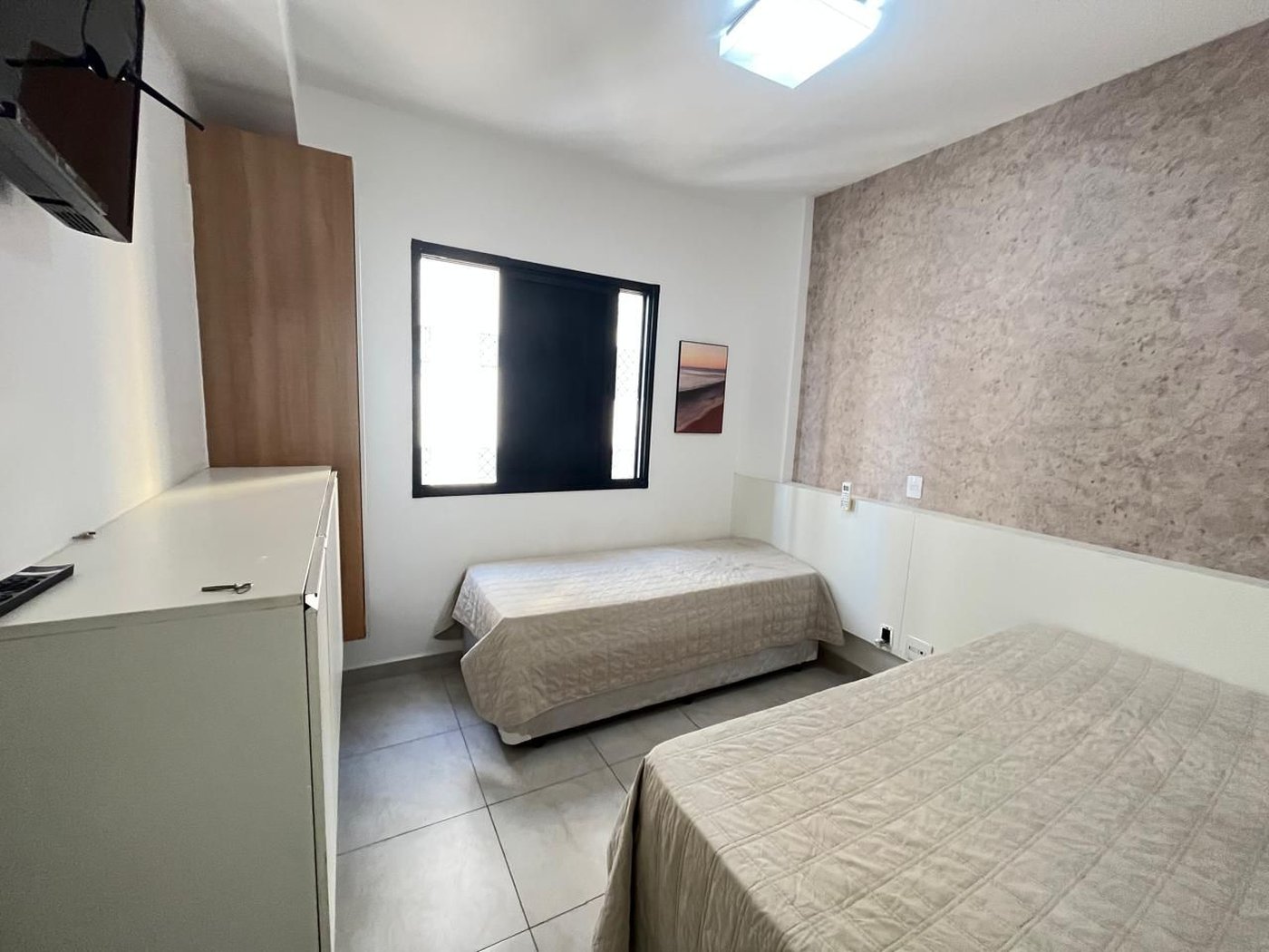 Oportunidade em Pitangueiras! Apartamento de 2 Dormitórios a Poucos Passos da Praia