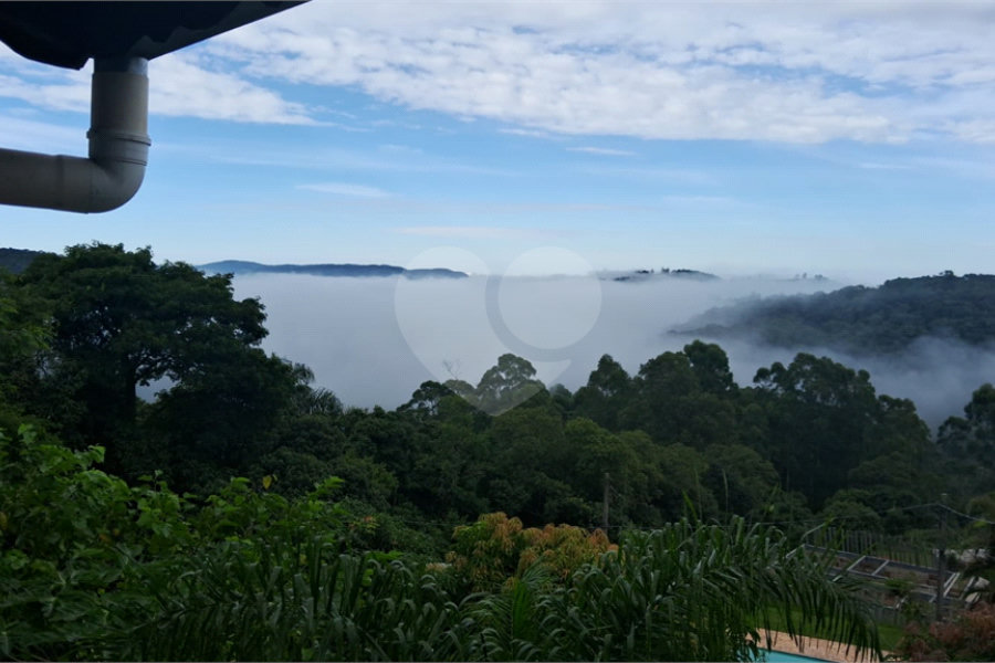 Chácara à venda com 4 quartos em Mato Dentro, Mairiporã, SP