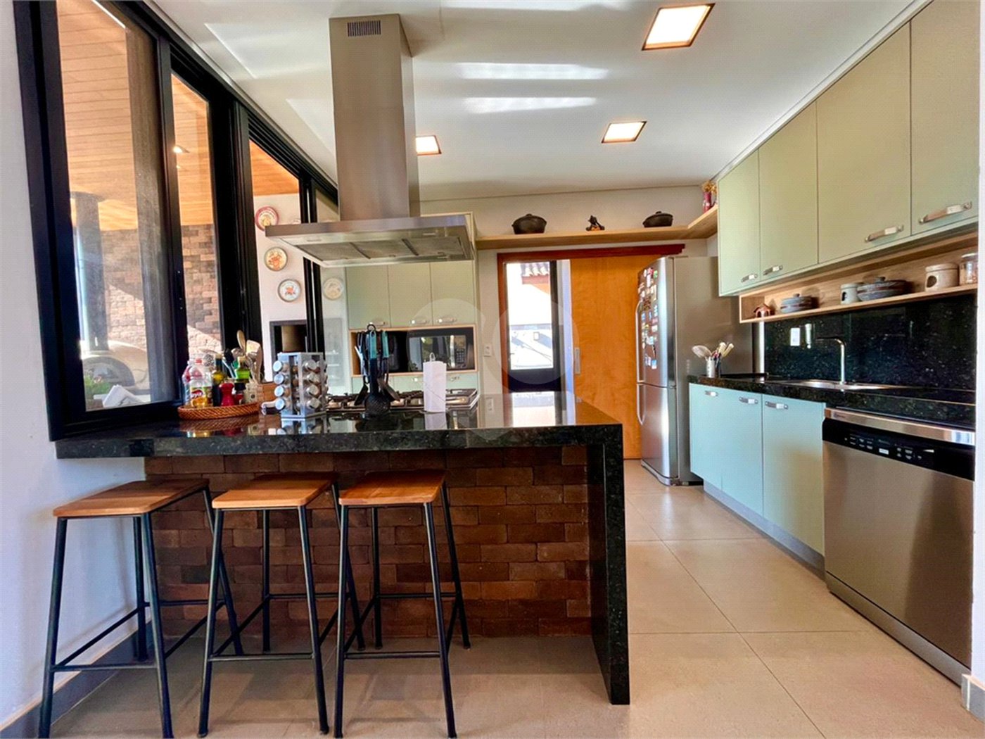 Casa à venda com 4 suítes no condomínio Fazenda Imperial, Sorocaba - SP