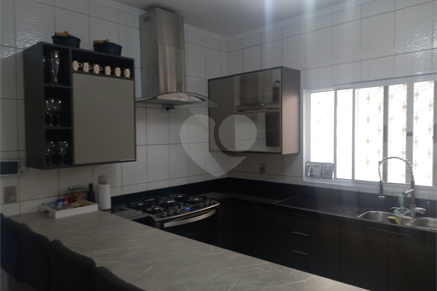 Sobrado à venda com 3 quartos, sendo 1 suíte,  em Tremembé, São Paulo, SP