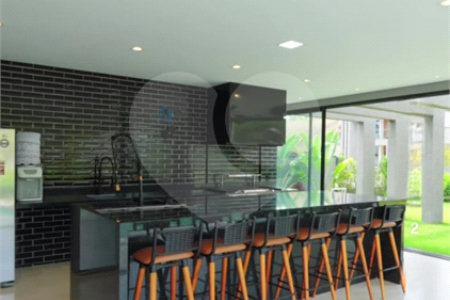 Casa à venda com 4 suítes no condomínio Figueira Garden, Atibaia - SP