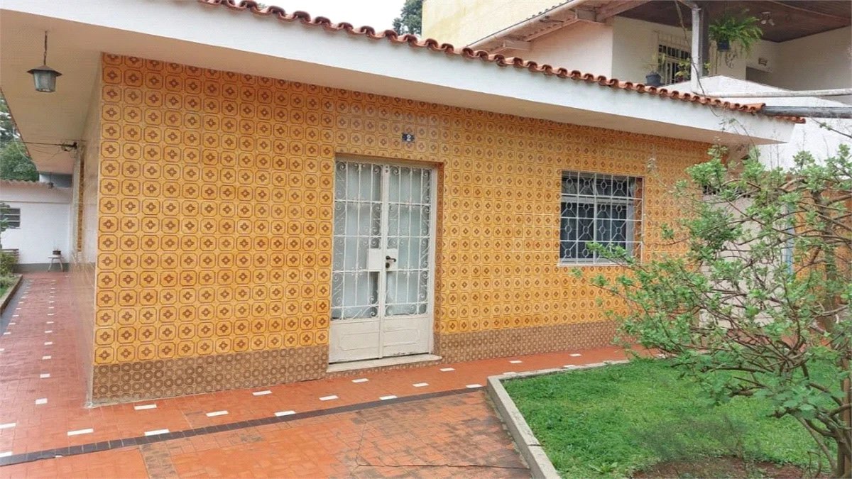 Casa à venda com 6 quartos, sendo 2 suítes,  em Parque São George, Cotia, SP