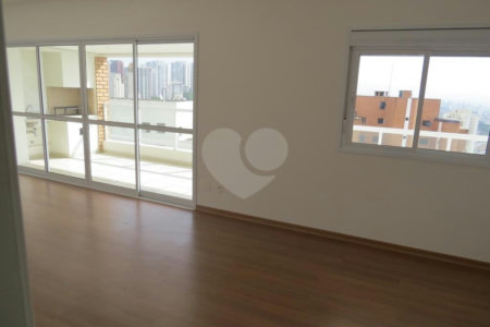 Apartamento à venda com 3 quartos, sendo 1 suíte, em Morumbi, São Paulo, SP