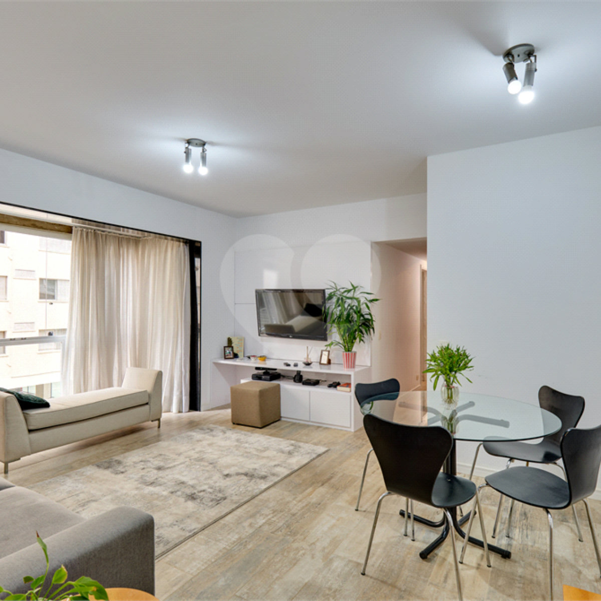 Apartamento à venda com 3 quartos, sendo 1 suíte, em Vila Olímpia, São Paulo, SP