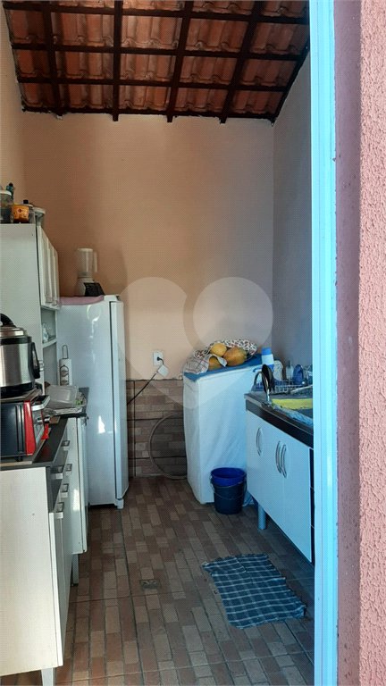 Casa à venda com 2 suítes no condomínio Portal dos Pássaros, Alambari - SP