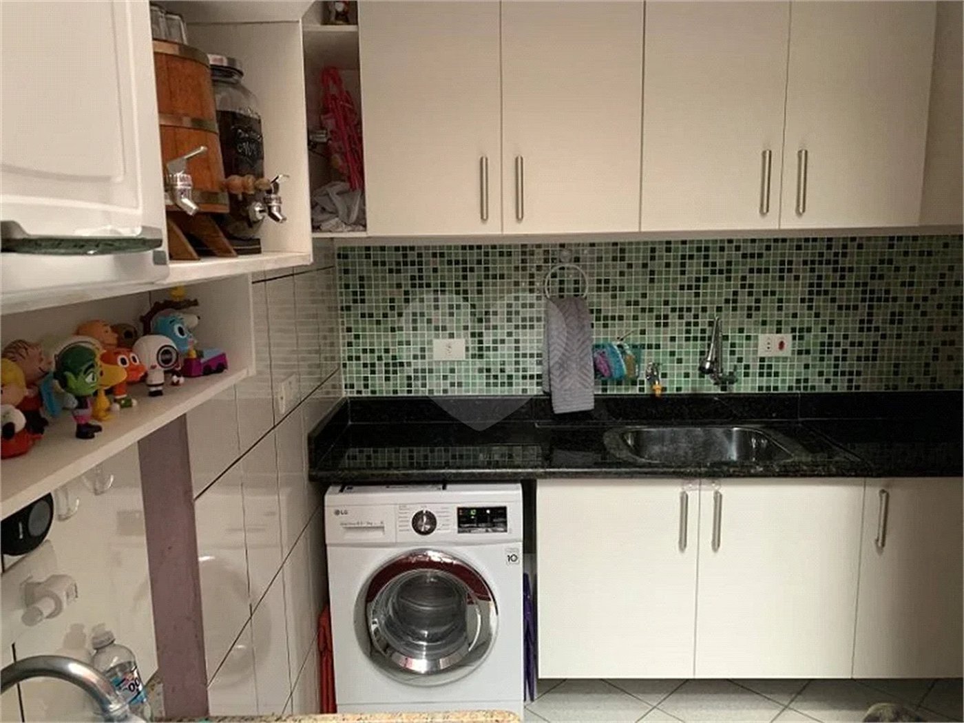 Casa à venda com 3 quartos, sendo 1 suíte, no condomínio Residencial Gabriela, São Paulo - SP