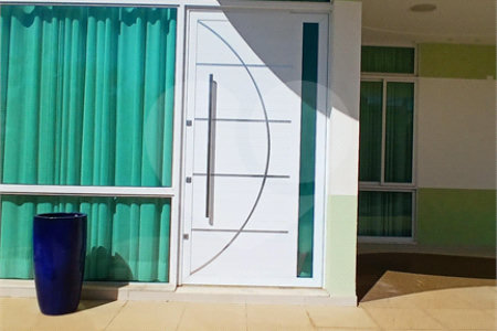 Casa à venda com 3 suítes no condomínio Figueira Garden, Atibaia - SP