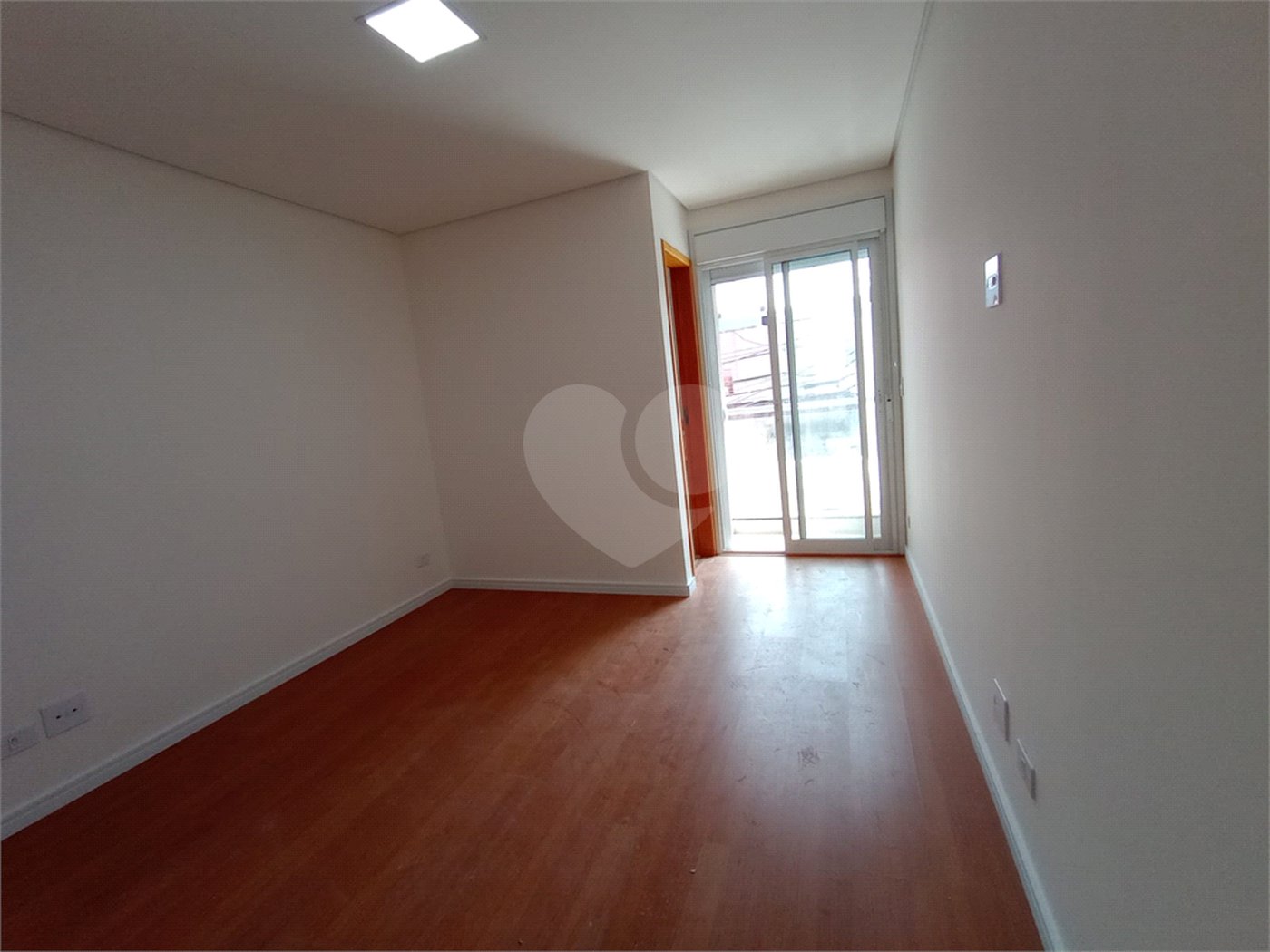 Sobrado à venda com 3 quartos, sendo 1 suíte,  em Campo Grande, São Paulo, SP