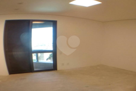 Apartamento à venda com 3 suítes em Vila Suzana, São Paulo, SP