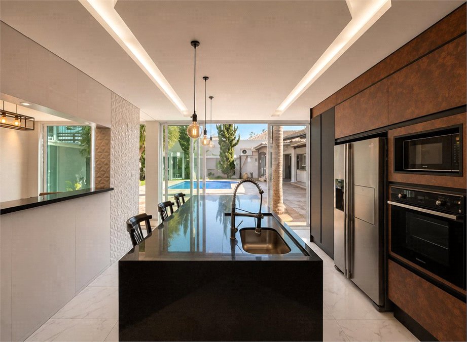 Casa à venda com 4 quartos, sendo 2 suítes, em Interlagos, São Paulo, SP