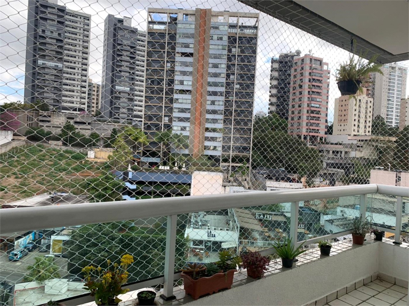Apartamento à venda com 3 quartos, sendo 1 suíte, em Vila Andrade, São Paulo, SP